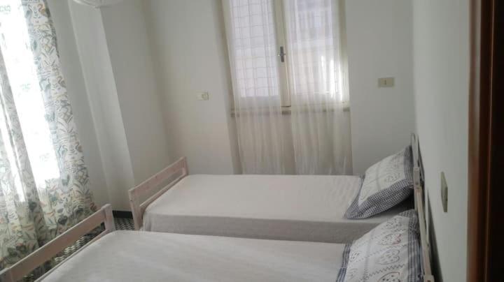 La Casa Di Ester ลาวาญา ภายนอก รูปภาพ